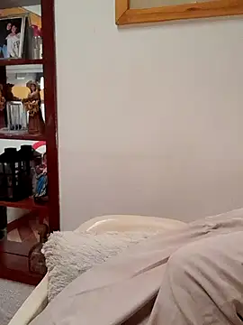 skayhot  online show from November 13, 2025, 1:26 pm