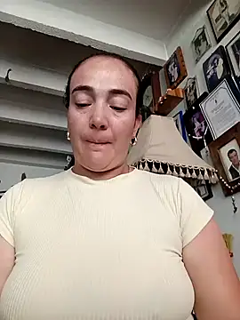 Snapshot of skayhot_ chatting on February 5, 2025, 1:33 pm skayhot online show from February 5, 2025, 1:33 pm