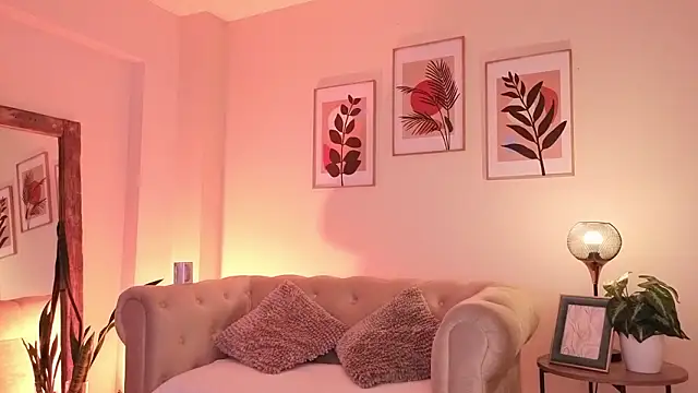 DahianaWalcott online show from March 11, 2026, 3:06 pm