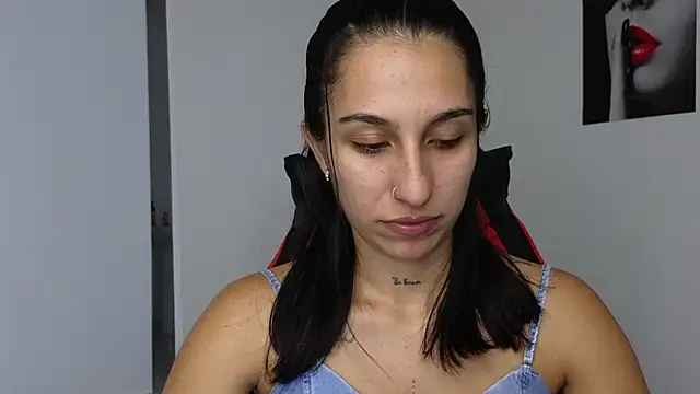 tammyandrade  online show from February 26, 2025, 10:26 pm