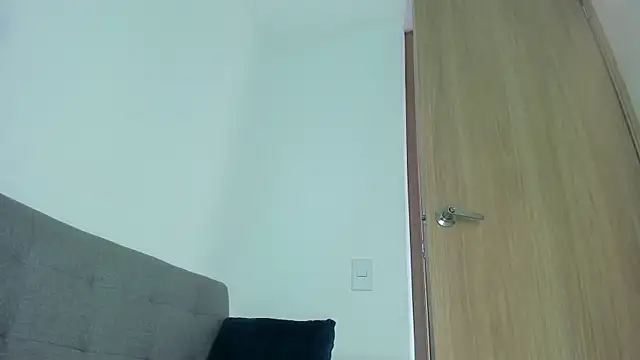 emiily15   online show from July 8, 2026, 7:58 pm
