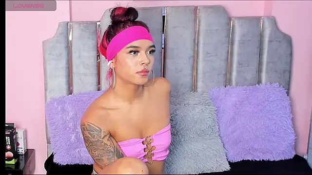Snapshot of karol_noa chatting on February 19, 2025, 9:39 am karol noa online show from February 19, 2025, 9:39 am