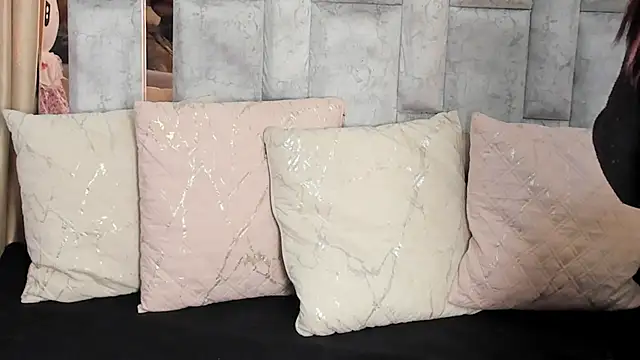 karol noa online show from November 27, 2025, 12:05 pm