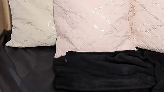 karol noa online show from November 22, 2025, 11:42 am