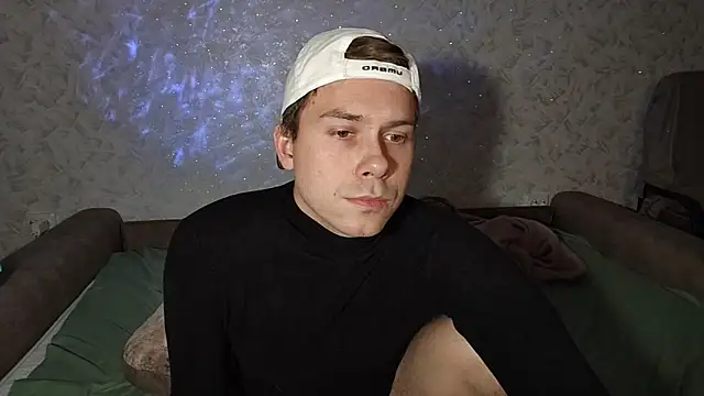 Snapshot of mike_peach chatting on December 9, 2024, 12:34 am mike peach online show from December 9, 2024, 12:34 am