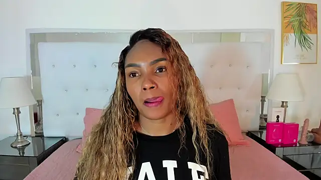 Snapshot of Isla_Scott chatting on May 21, 2026, 11:40 am Isla Scott online show from May 21, 2026, 11:40 am
