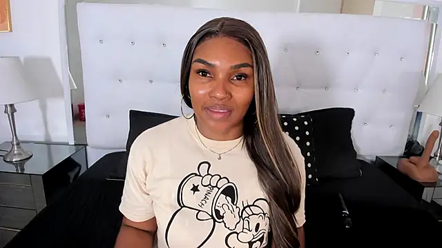 Isla Scott online show from March 3, 2026, 11:39 am