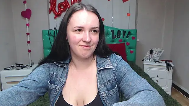 IsabelBlackberry online show from March 16, 2025, 3:28 pm