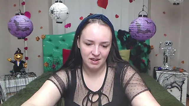 IsabelBlackberry online show from October 27, 2025, 6:14 am