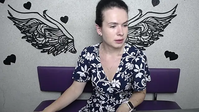 JasmineKouch online show from September 20, 2025, 5:29 pm