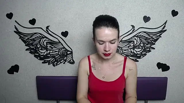 JasmineKouch online show from September 19, 2025, 5:28 pm