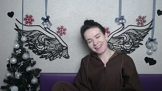 JasmineKouch online show from December 13, 2025, 8:04 pm