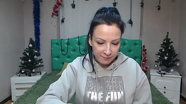 Snapshot of ElizabethSho chatting on December 28, 2024, 1:08 am ElizabethSho online show from December 28, 2024, 1:08 am
