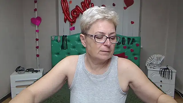 EmiliaGree online show from September 26, 2025, 5:09 pm