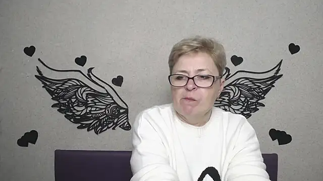 EmiliaGree online show from April 30, 2026, 5:20 pm