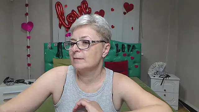 EmiliaGree online show from October 19, 2025, 5:10 am