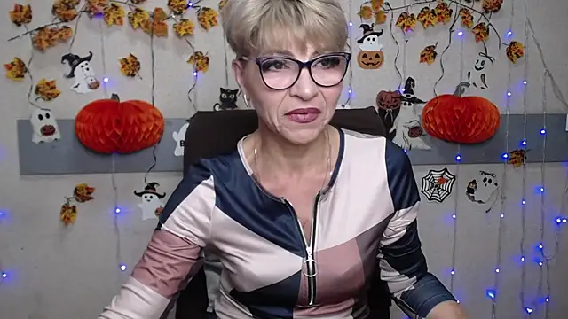 EllaBonito online show from November 5, 2025, 6:27 am