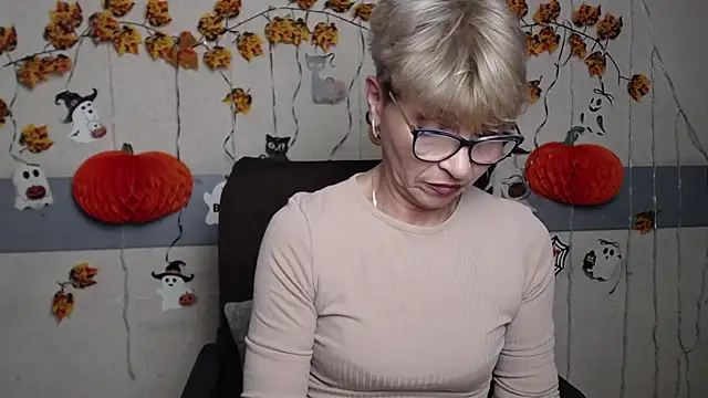 EllaBonito online show from November 13, 2025, 6:28 am