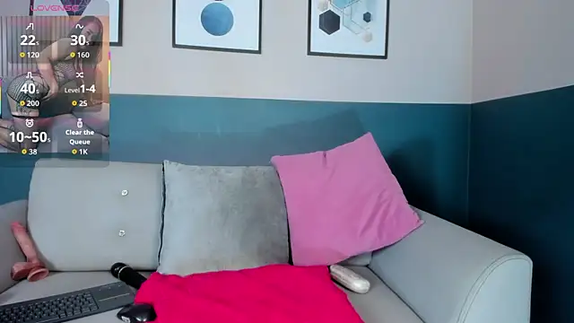 celestelewis online show from October 15, 2025, 7:44 pm