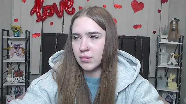 LauraHlot online show from February 6, 2026, 9:33 pm