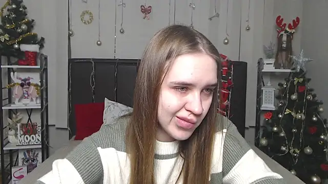 LauraHlot online show from December 16, 2025, 6:39 am