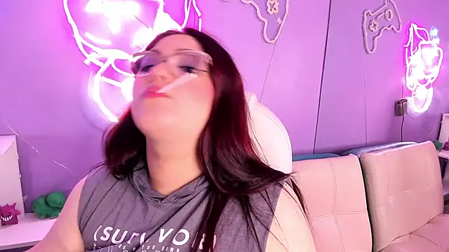 Camiila Osorio online show from October 3, 2025, 7:48 pm