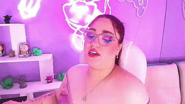 Camiila Osorio online show from September 30, 2025, 7:42 pm