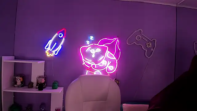 Camiila Osorio online show from September 26, 2025, 7:32 pm