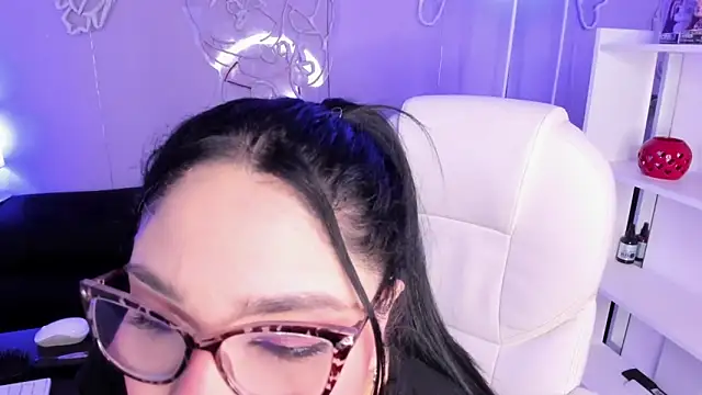 Camiila Osorio online show from March 16, 2026, 7:49 pm