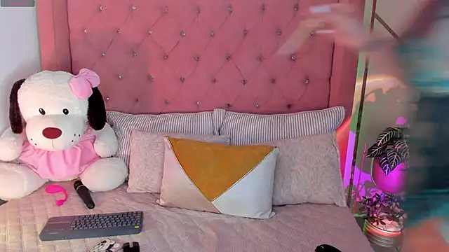 foxxxmegan online show from March 3, 2025, 2:28 pm