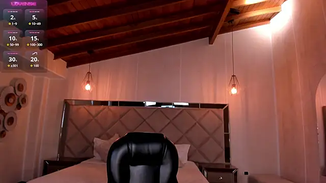 ValeriaVelvet online show from October 6, 2025, 12:06 pm