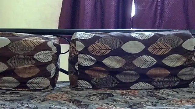 Snapshot of Nitya-Mahesh chatting on February 24, 2026, 7:31 am Nitya-Mahesh online show from February 24, 2026, 7:31 am