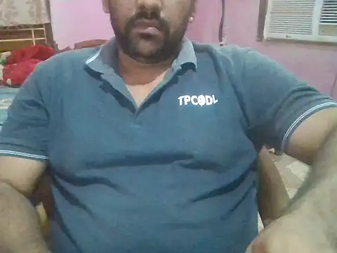 boyplay1000 online show from November 6, 2025, 6:50 am