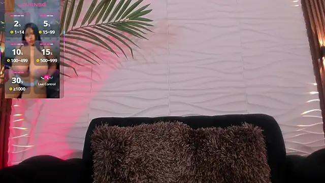 Snapshot of La_indiia chatting on September 8, 2025, 8:19 pm La indiia online show from September 8, 2025, 8:19 pm