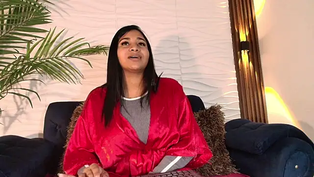 Snapshot of La_indiia chatting on October 6, 2025, 7:58 pm La indiia online show from October 6, 2025, 7:58 pm