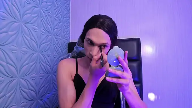 Snapshot of Milk_max_18 chatting on October 2, 2025, 9:51 pm Milk max 18 online show from October 2, 2025, 9:51 pm