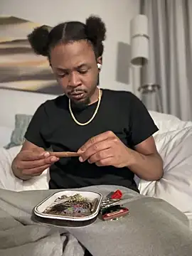 Snapshot of MobyDxck chatting on January 5, 2025, 12:09 am MobyDxck online show from January 5, 2025, 12:09 am