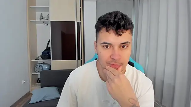 Snapshot of MatMalonne chatting on February 12, 2026, 6:24 am MatMalonne online show from February 12, 2026, 6:24 am