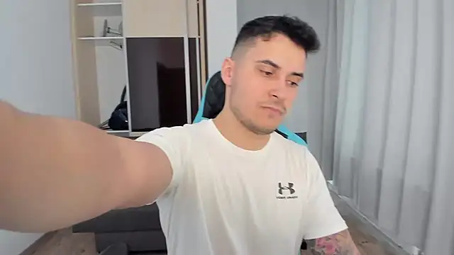 Snapshot of MatMalonne chatting on February 19, 2026, 1:52 pm MatMalonne online show from February 19, 2026, 1:52 pm