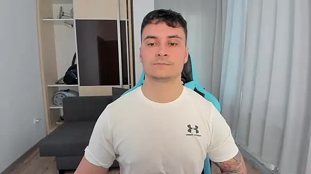 Snapshot of MatMalonne chatting on February 22, 2026, 1:35 pm MatMalonne online show from February 22, 2026, 1:35 pm