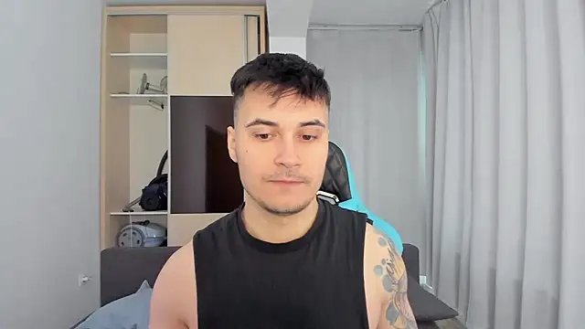 Snapshot of MatMalonne chatting on February 4, 2026, 7:25 am MatMalonne online show from February 4, 2026, 7:25 am