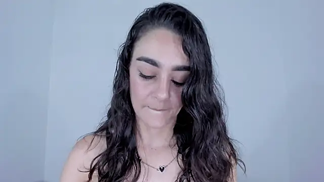 Snapshot of serafelle chatting on June 13, 2026, 7:01 pm serafelle online show from June 13, 2026, 7:01 pm