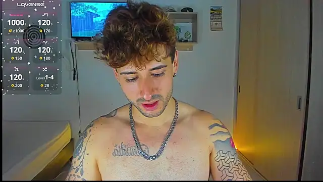 Snapshot of Ares_blue chatting on February 11, 2026, 1:44 pm Ares blue online show from February 11, 2026, 1:44 pm