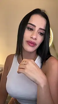 SarahhSmitth1 online show from April 5, 2026, 9:10 pm