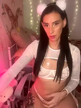 averietheangel online show from October 3, 2025, 8:32 pm