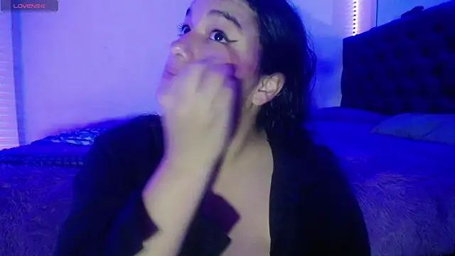 Snapshot of Laurenkenner_ chatting on October 18, 2025, 7:05 pm Laurenkenner online show from October 18, 2025, 7:05 pm