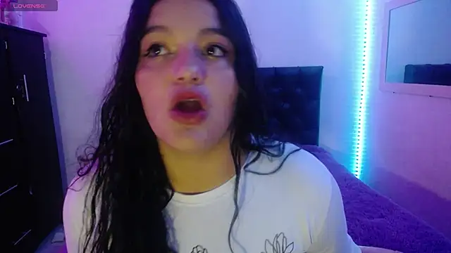 Snapshot of Laurenkenner_ chatting on October 6, 2025, 7:03 pm Laurenkenner online show from October 6, 2025, 7:03 pm