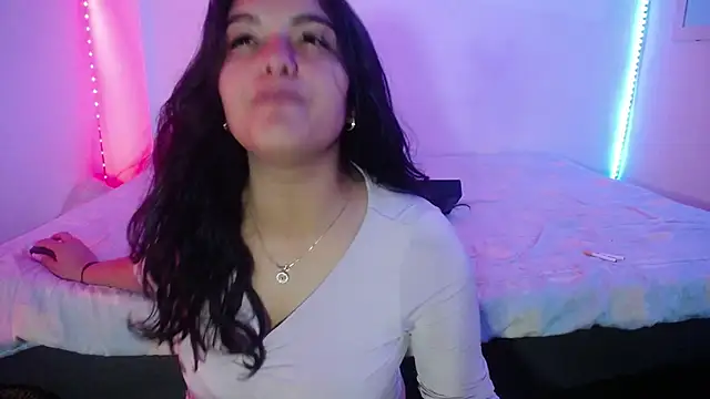 Snapshot of Laurenkenner_ chatting on March 19, 2025, 6:01 pm Laurenkenner online show from March 19, 2025, 6:01 pm