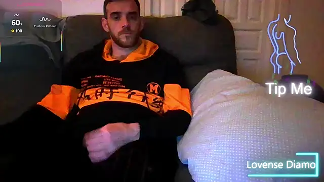 Snapshot of _NakedChef_ chatting on March 5, 2026, 10:48 pm NakedChef online show from March 5, 2026, 10:48 pm