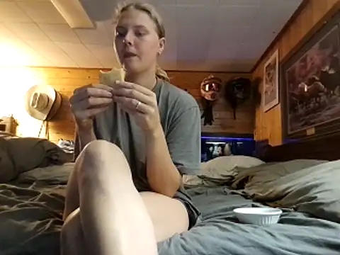 Snapshot of Ryan_and_Aurora chatting on June 17, 2026, 10:08 pm Ryan and Aurora online show from June 17, 2026, 10:08 pm